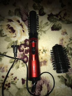 Фен с вращающейся щеткой