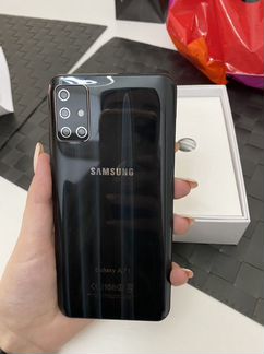 Телефон Samsung A71