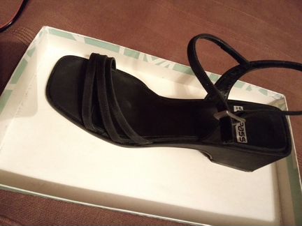 Босоножки Испан.кожа/шелк новые р.37-37,5