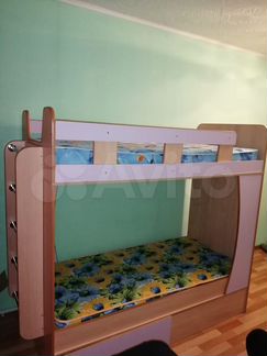 Продам двух ярусную кровать с матрасами