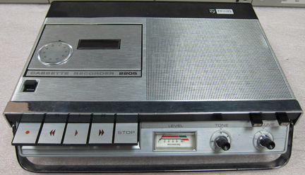 Philips-2205-кассетный магнитофон 1967 год