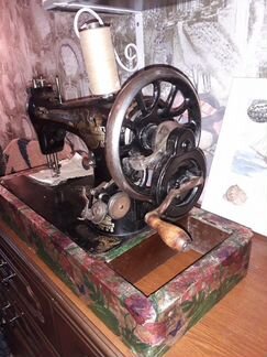 Швейная машина Singer