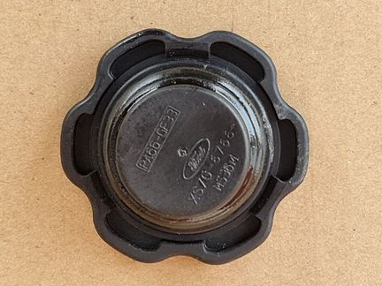 Крышка маслозаливной горловины Mazda CX 7