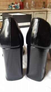 Туфли черные, глянцевые, натуральная кожа. Италия