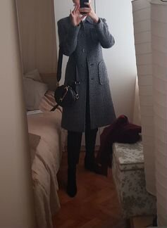 Серое шерстяное пальто букле