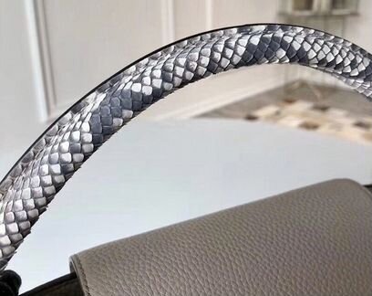 Сумка Louis Vuitton Capucines оригинал качество