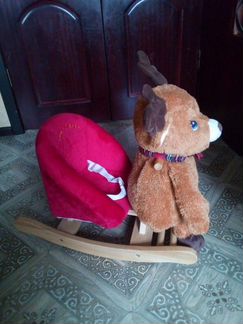 Детская деревянная качалка с игрушкой