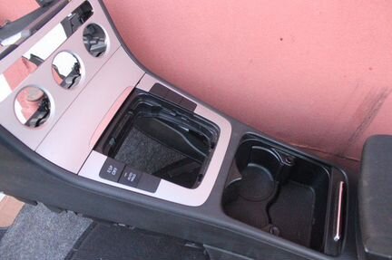 Подлокотник Volkswagen Passat B6 variant 357 2.0