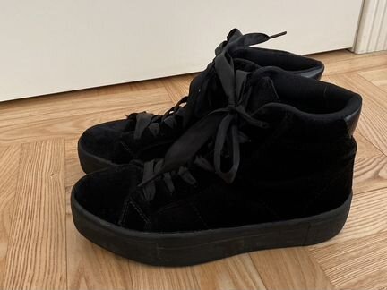 Ботинки бархатные для девочки