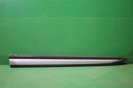 Накладка двери передняя левая Mitsubishi Outlander