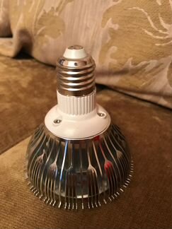 LED лампа для растений