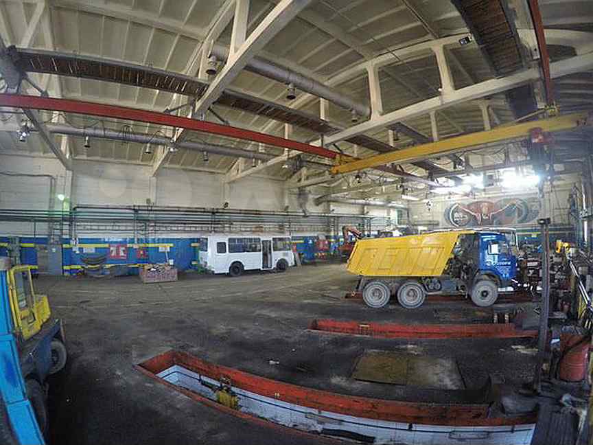 Помещение автомастерской. Грузовая автомастерская. Ремонтная зона грузовых автомобилей. Автосервис помещение. Помещение грузового автосервиса.