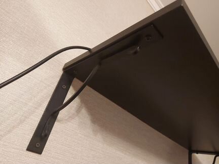 Полка настенная Икеа с металлическими кронштейнами