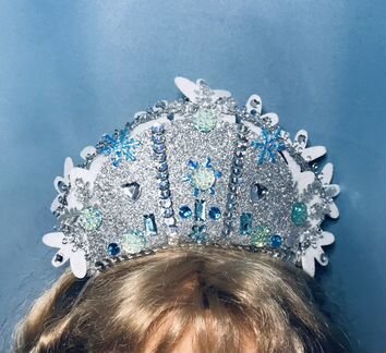 Корона снежинки на новый год