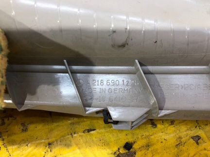 Обшивка салона задняя правая Mercedes Cls W218