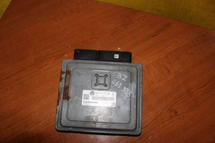 Блок управления двигателем Volkswagen Golf