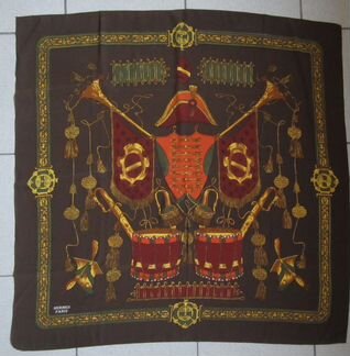 Платок шелк коричневый с Гусарским барабаном