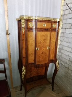 Шкаф антикварный
