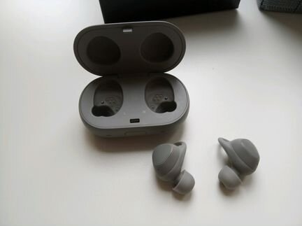 Наушники Gear IconX 2018