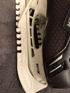 Коньки хоккейные